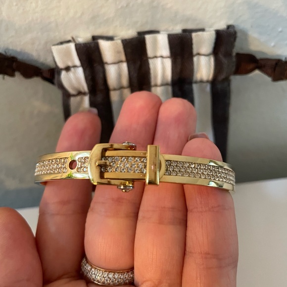 henri bendel Jewelry - Henri Bendel Jewelry- Belt bracelet
